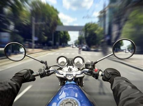 permis moto accéléré avantages et inconvénients