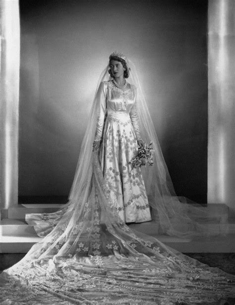 Princess Elizabeth In Her Wedding Dress November 1947 Royal Wedding