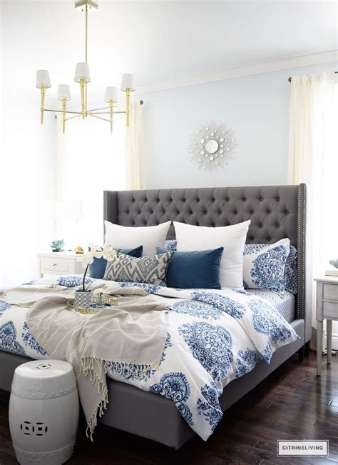 20 Blue And White Bedroom Decorating Ideas