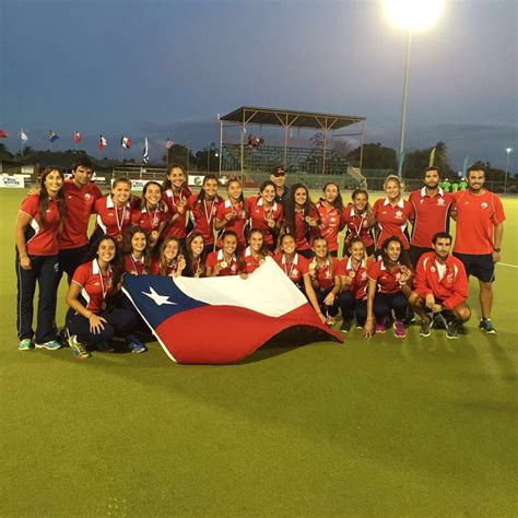La selección femenina de hockey sobre césped de chile representa a chile en las competiciones internacionales de hockey sobre césped para dicho género de la federación internacional de hockey (fih), siendo regida por la federación chilena de hockey sobre césped (fehoch). Chile gana medalla de bronce en el Panamericano Junior ...