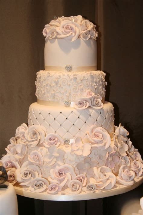 20 Elegant Vintage Buttercream Wedding Cakes Roses
