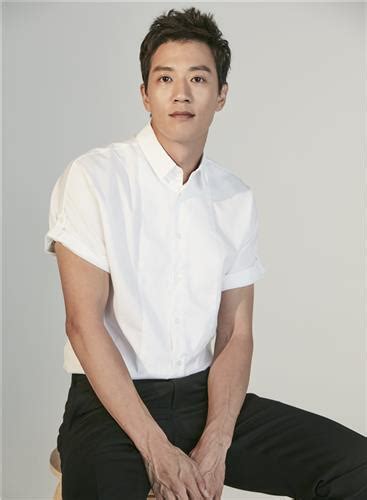 Gangnam, gangwondo, corea del sur. Actor Kim Rae-won talks about chemistry with actress Park ...