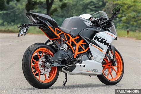 The price given is for the base model of ktm duke 250. REVIEW: 2016 KTM Duke 250 and RC250 - good handling and ...