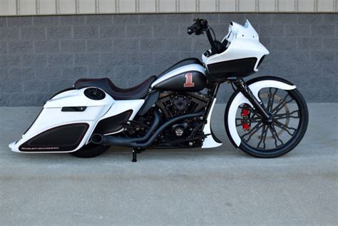2015 Custom Road Glide Bagger Is A No Expenses Spared Showpiece Led