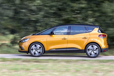 It is based on the chassis of the mégane small family car. RENAULT Scenic specs & photos - 2016, 2017, 2018, 2019 ...