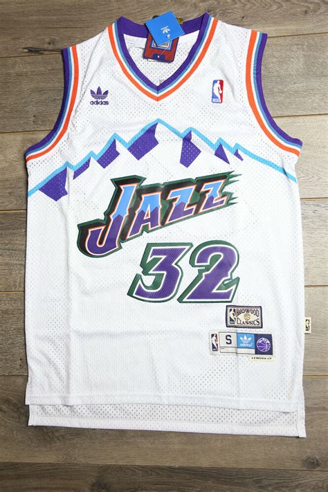 This entry was posted in authentic jazz jerseys, custom jazz jerseys, nike jazz jerseys and tagged cheap deron williams jersey. Karl Malone #32 Utah Jazz Jersey White Throwback White ...