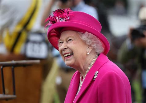 La Reina Isabel Ii Demuestra Cuál Es Su Gran Pasión A Sus
