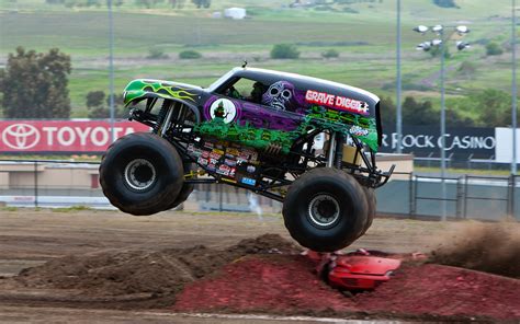 Here Are 9 Reasons Why Grave Digger Is The Og Monster Truck Auto Best