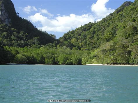 It is easily accessible from kuah jetty or pantai cenang. Pulau Dayang Bunting picture. Langkawi Islands, Langkawi ...