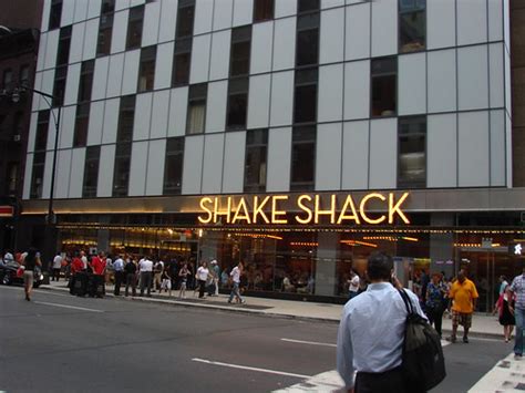 Read reviews from shake shack at madison square park, se corner in mapleton new york 10010 from trusted new york restaurant reviewers. Shake Shack | Midtown Lunch - Finding Lunch in the Food ...