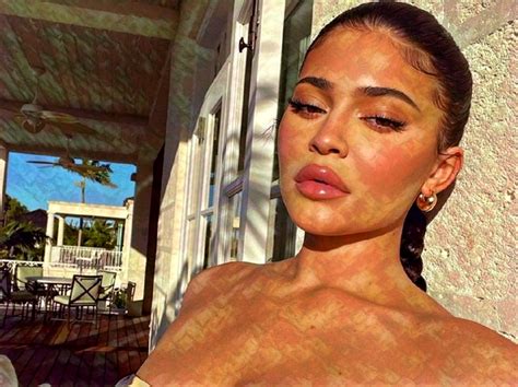 Kylie Jenner Net Worth Income Boyfriend Age Bio And More