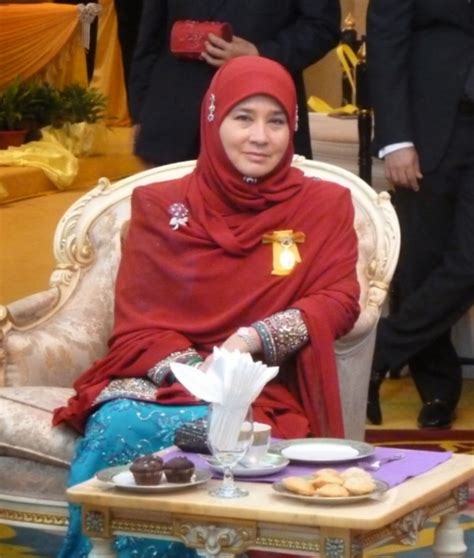 Elaun untuk agong dan permaisuri agong. Fakta & Biodata Tengku Ampuan Pahang, serta Raja ...