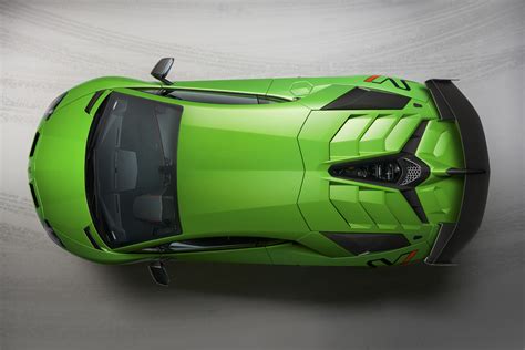 Lamborghini Unleashes The Fastest Version Of Its Flagship Aventador Maxim
