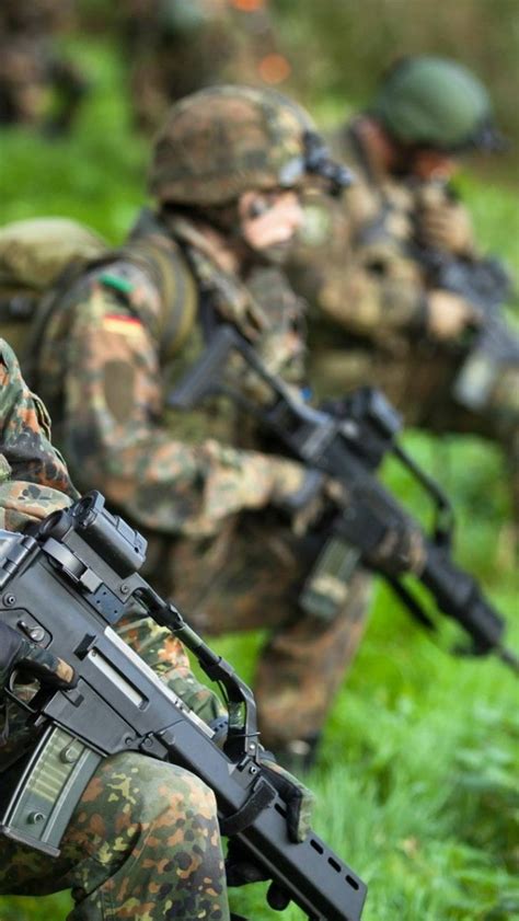 See a recent post on tumblr from @nerviovago about bundeswehr. Free download german army fallschirmjger men weapon HD ...
