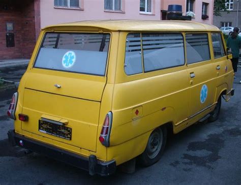 Díky holky a kluci, kdo konáte dobro!naistalujte si: BZS Škoda 1203 sanitka :: POLICEJNÍ HISTORICKÁ SPOLEČNOST o.s.