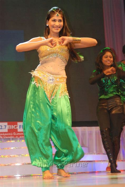 Tamil Actress Vijayalakshmi Hot Dance Performance Stills