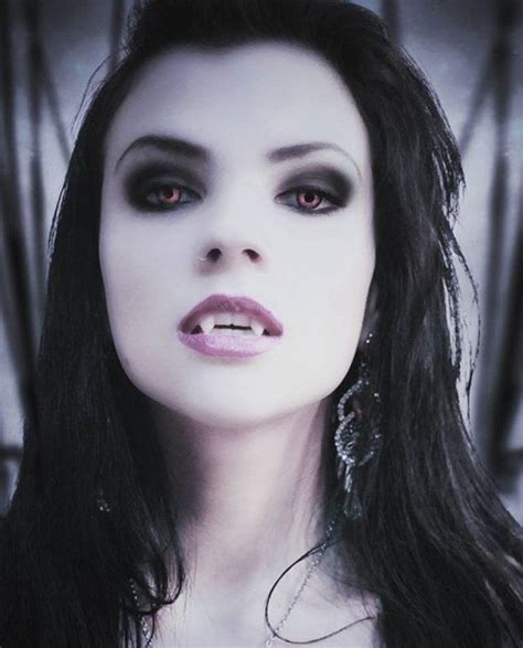 Pin By Jack 🇺🇸 On Gótica Female Vampire Vampire Girls Vampire