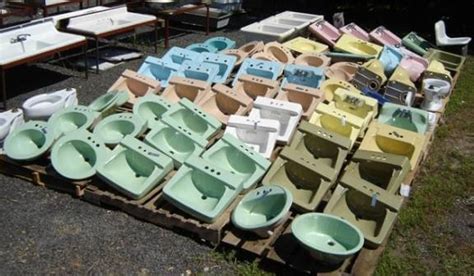 Rona carries the best bathtubs to help you with your bathroom projects: Retro bathrooms: New-old-stock Crane sinks and toilets