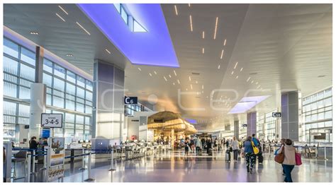 Houston International Airport, Terminal C | T-BAR LED Smartlight