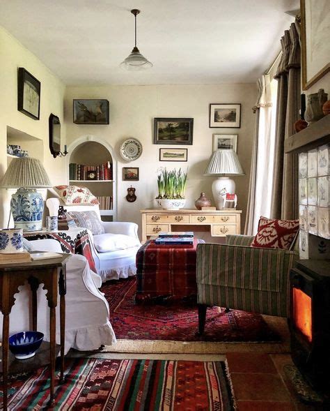 Pin By Dk Deiermann On British Home Interiors In 2020 Small Sitting