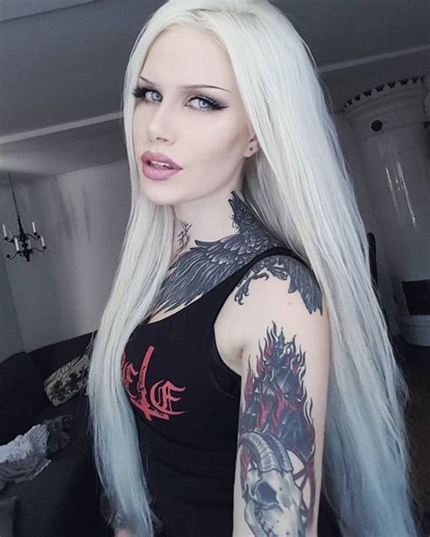 Gothic Girls Goth Women Grey Hair And Tattoos Hair Tattoos Model Tattoo Tattoed Women