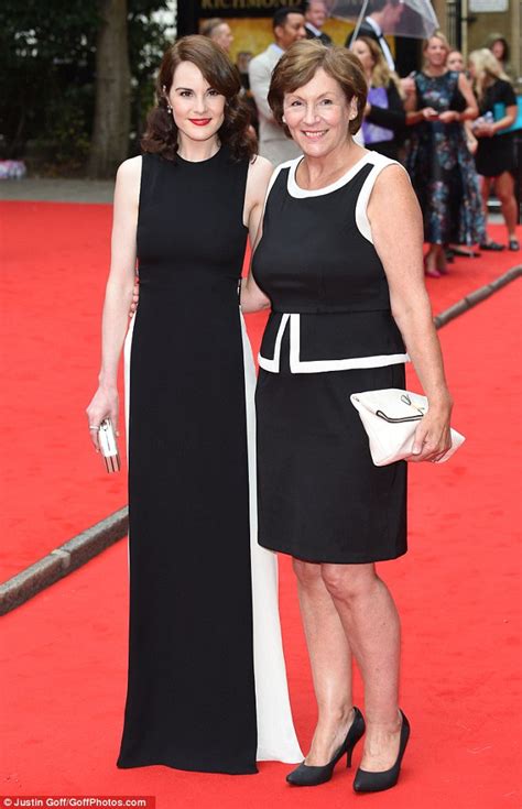 Michelle Dockery Ditches The Period Dress At Bafta Downton Abbey Tribute Daily Mail Online