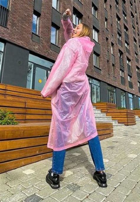 Pin By Rub Allo On Pvc Plastic Vinyl Nylon Rainwear Girl Rainwear Fashion Raincoats For Women