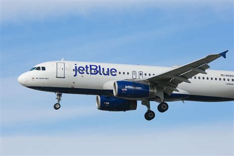 Jetblue American Airlines And Delta To Require All Passengers To Wear