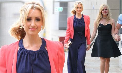 Coronation Streets Catherine Tyldesley Shows Off Her Svelte Figure In