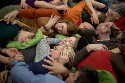 Video Cuddle Workshop West Hampstead Sees Strangers Join For Non Sexual Hugs Mirror Online