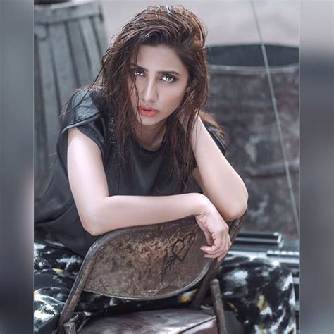 Mahira Khan Turns Up The Heat With This Picture Hot And Sexy Photos