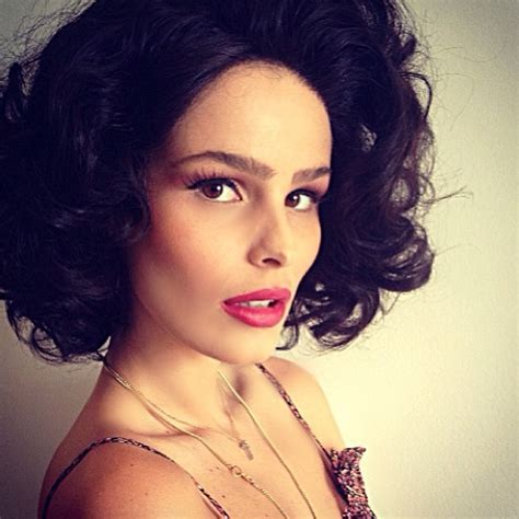 May 25, 2021 · yasmin brunet surpreendeu os seguidores ao publicar uma linda homenagem à cunhada, sophiamedina, que completa 16 anos de idade neste sábado (15). EGO - Yasmin Brunet mostra penteado inspirado nos anos 20 ...