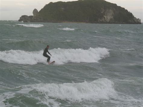 photo de surf de tata beach par rob davies 5 47 pm 10 dec 2010