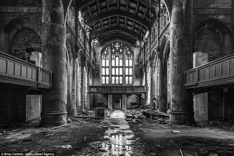 Brian Cattelle Photographs Naked Models In Abandoned Buildings Daily Mail Online
