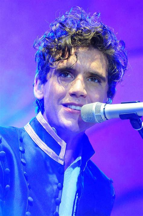 Mika Unknown Gig Short Hair Mika Singer Mika Live Smiling Person