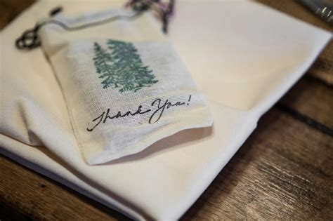 Popular Wedding Favor Trees – Using Trees As Wedding Favors - IMP WORLD