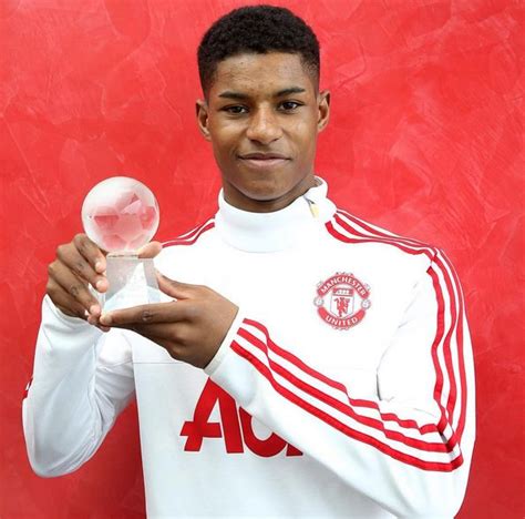 Surprising news: United striker Marcus Rashford rejected Liverpool offer