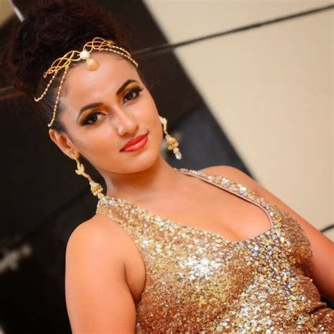 Actress And Models Udari Warnakulasooriya Sri Lankan Beautifulhot