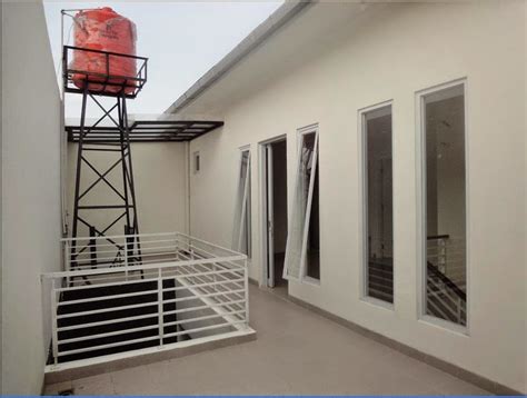 Selain sebagai pemisah ruangan antara interior dan eksterior yang lebih prifasi, desain balkon minimlais akan dapat memberikan kesan mewah dan elegan meskipun dengan desain yang sederhana. Motif Balkon Rumah Minimalis | MinimaList Art
