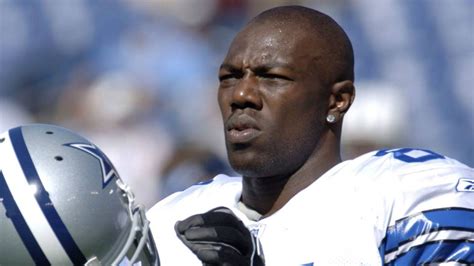 Terrell Owens Works Out For Cfl Team Day After Hall Induction Nfl