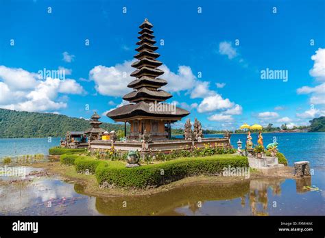 Pura Ulun Danu Bratan Bedugul Bali Indonesia Stock Photo Alamy