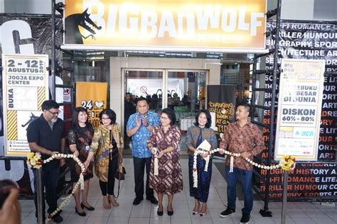 Menurut akun twitter resmi big bad wolf indonesia, acara ini akan diadakan di jogja expo center di jl. BAZAR BUKU TERBESAR DIDUNIA BIG BAD WOLF 2019 DI ...