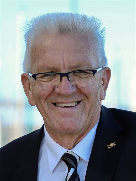Politiker winfried kretschmann (bündnis 90/die grünen) ist der amtierende ministerpräsident hier sammeln wir alle news und hintergrundinformationen rund um winfried kretschmann. Winfried Kretschmann - Wikipedie