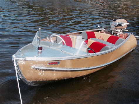 Vintage Runabout Boat Ladegrealestate