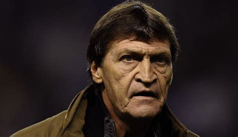 Julio falcioni played from 1976 to 1980 for the ca velez sarsfield in the first argentine league. América campeón: Palabras del ídolo: El mensaje de ...