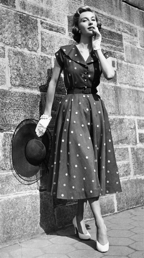 The Best Fashion Photos From The 1950s 50s Fashion Dresses 1950s Fashion Fashion