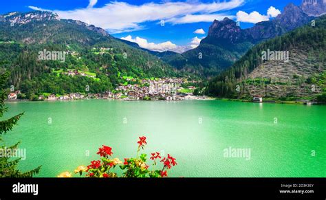 Amazing Alpine Scenery Dolomites Mountains Beautiful Lake Lago Di