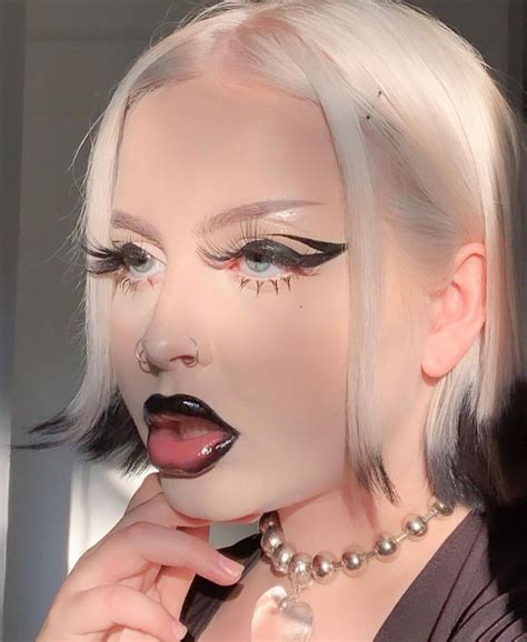 Silkdreamin🦋 In 2020 Edgy Makeup Alternative Makeup Pretty Makeup