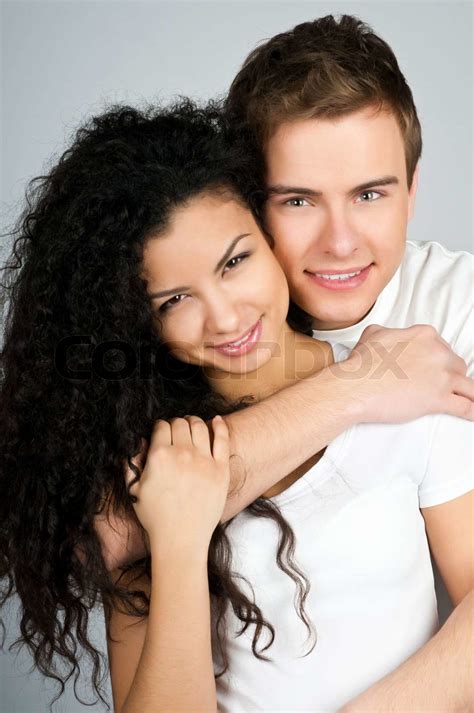 Schöne Junge Ehepaar In Der Liebe Stock Bild Colourbox