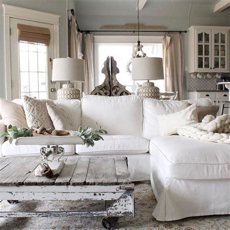 Romantic Shabby Chic Living Room Decor Ideas 17